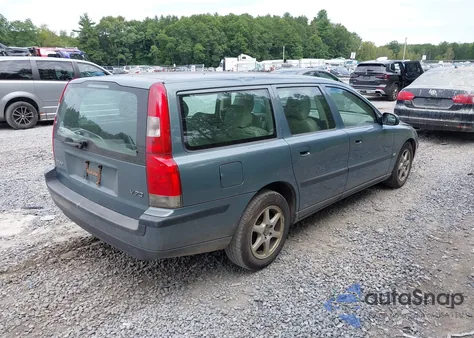 2002 Volvo V70 from USA, damaged, VIN YV1SW61R222216943